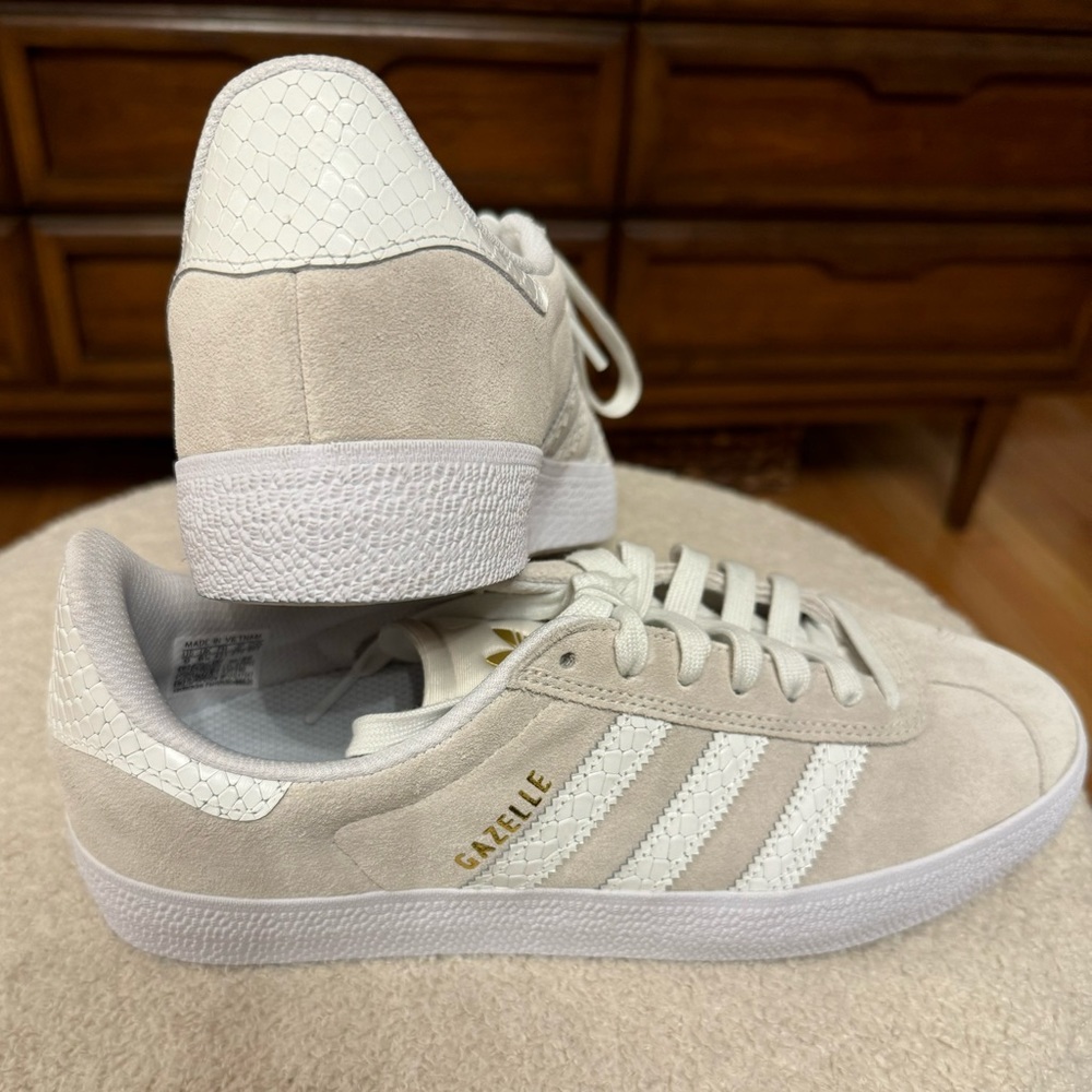🔥🔥🔥BNWT Adidas Gazelle ADV🔥🔥🔥🔥